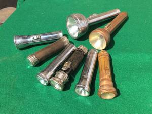 lot 321 image: Nifty Vintage Flashlights
