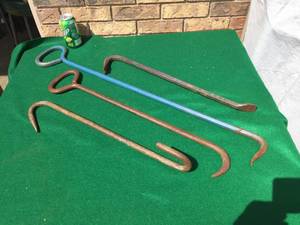 lot 124 image: Vintage Iron Hooks - Bell System - Swift Meat - Other
