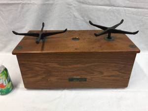 lot 174 image: Antique The Torsion Balance Co. - Style 258 Oak Balance