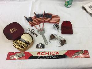 lot 211 image: Misc Vintage - Glasses - Clicker - Pitter - Flags - Shaving