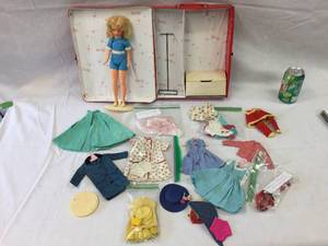 lot 214 image: Vintage Ideal Tammy Doll with Case & Clothes