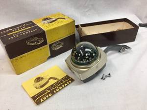 lot 272 image: Vintage NOS - Airguide Nomad #79 Deluxe Auto Compass