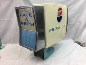 lot 286 image: Vintage Pepsi-Cola Countertop Dispenser