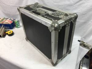 lot 289 image: Road Ready Heavy Duty Case - 21 x 17 x 10