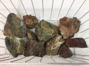 lot 292 image: Variety Mineral Specimens - Reds & Greens