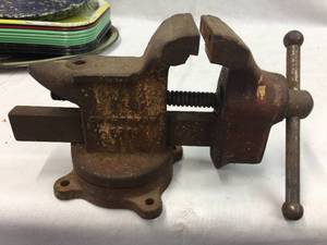 lot 302 image: Vintage Craftsman 5215 Vise 3 12