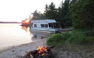 Houseboat I Suncruiser 360 I June 19 - June 23 2025 (4 Nights)