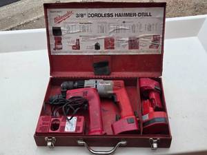 Milwaukee 3/8" Cordless Hammer-Drill Set with Case - 1 Battery Tested and Works