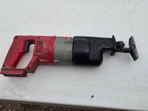 lot 5 image: Milwaukee Sawzall Cordless Reciprocating Saw No Battery to Test