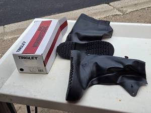 lot 12 image: Workbrutes G2 Overshoes with Box size 2X Large