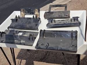 lot 19 image: Black Metal Adaptor Plates - Kimpex adaptor plate, model number 273021