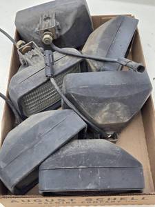 lot 33 image: Lot of Automotive Fog Lights