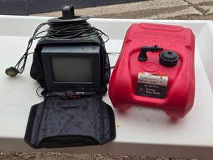 lot 41 image: Underwater Camera System with 3 Gallon Gas Tank