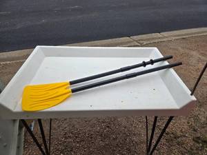 lot 42 image: Yellow Plastic Paddles
