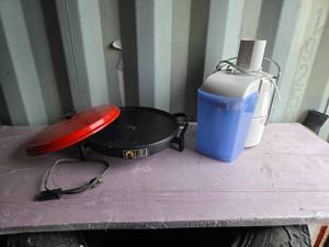 lot 56 image: Pizza Baker and Jack LaLannes Power Juicer