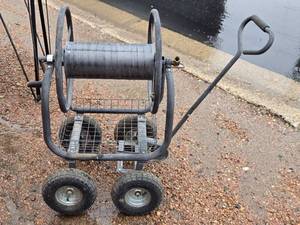 lot 61 image: Heavy-Duty Hose Reel on Wheels