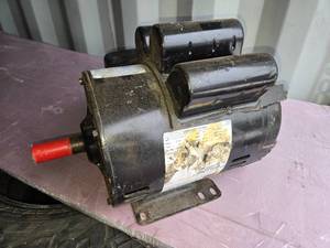 lot 66 image: A.O. Smith Century AC Motor - Approx. 1 Shaft