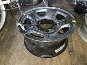 lot 77 image: Mopar Rim 52110366AC,