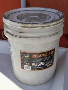 lot 101 image: Kodi Klip Rebar Connectors in Bucket model #525 contains approx. 720 connectors designed for No. 5 rebar