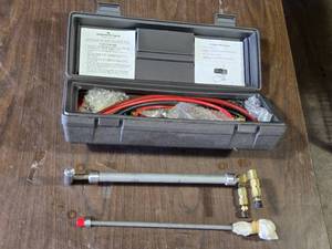 lot 108 image: Sid Harveys M6 Refrigeration Oil Pump Kit