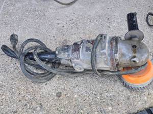 lot 118 image: Heavy-Duty Industrial Grinder with Wire Brush Attachment - works