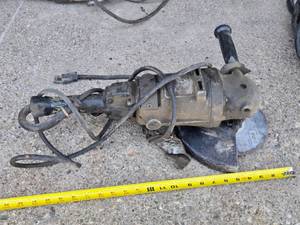 lot 119 image: Black & Decker Heavy Duty Automotive Sander - cord needs repair