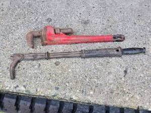 lot 137 image: Pipe Wrench and Nail Puller