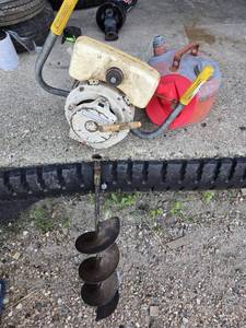 lot 155 image: Gas-Powered Eskimo Auger (broken auger) with Fuel Can