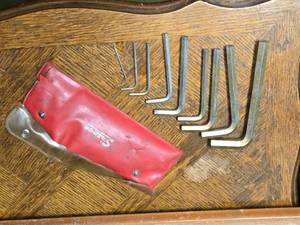 lot 177 image: Snap-on Metric Hex Key Wrenches with Red Pouch