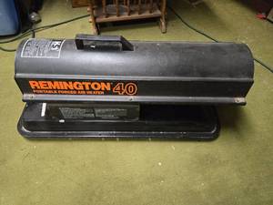 lot 187 image: Remington Portable Forced Air Heater Model 40 - Seller states was Working when last used a year or so ago