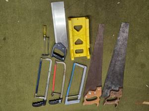 lot 194 image: Hand Saws and Hacksaws with Miter Box
