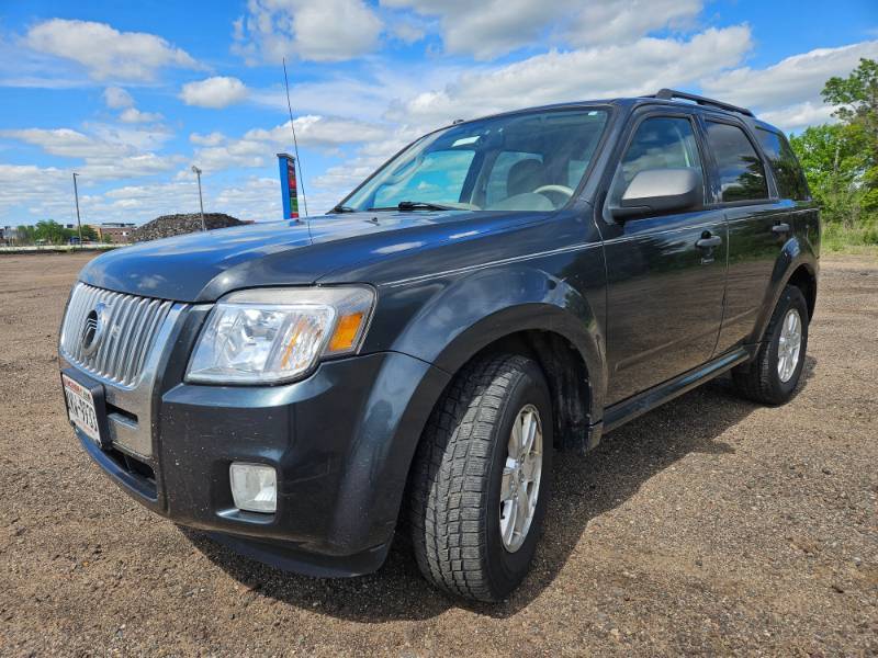 lot 7 image: 2010 Mercury Mariner