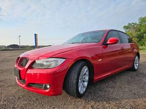 lot 12 image: 2011 BMW 3 Series