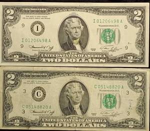 lot 83 image: (2) 1976  Two Dollar Bills