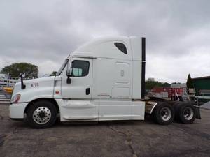 lot 1 image: 2017 Freightliner Cascadia 125