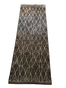 lot 34 image: Ruggable Runner in Black and Gray