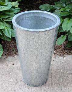 lot 125 image: Large Galvanized Metal Planter