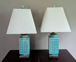 lot 51 image: Pair of Vintage Chinese Cong Vase Style Table Lamps