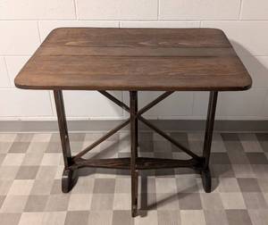 lot 63 image: Vintage Mahogany Drop Leaf Gate Leg Table