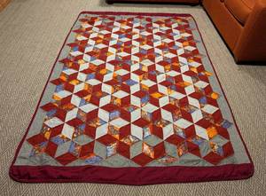 lot 94 image: Vintage Diamond Pattern Vintage Quilt