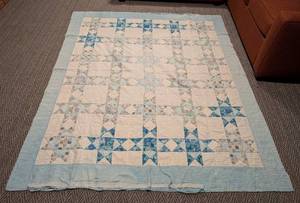 lot 95 image: Blue and White Vintage Quilt