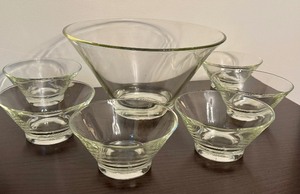 lot 47 image: Clear Glass Salad Bowl and Six Serving Bowls