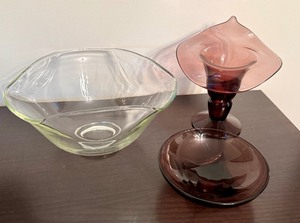 lot 102 image: Vintage Clear Bowl 20s Century Pressed Amethyst Blown Bowl Heart Shaped Mid-Century Modern Small Havel Atlas Moroccan Glass Blown