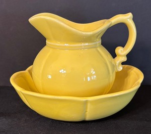 lot 26 image: Vintage McCoy Pottery Pitcher and Bowl Set