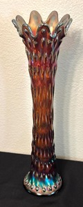 lot 29 image: Vintage Fenton April Showers Amethyst Carnival Swung Vase