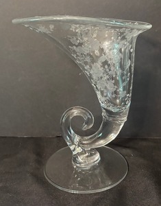 lot 110 image: Vintage Cambridge Rose Point Crystal Cornucopia Vase