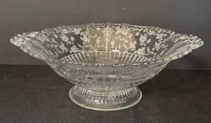 lot 118 image: Vintage Cambridge Rose Point Crystal Footed Bowl