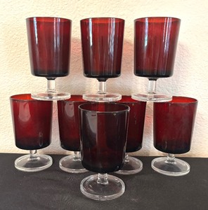 lot 127 image: Luminarc Arcoroc Cavalier Ruby Red Stemware