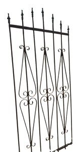 lot 174 image: Decorative Metal Garden Wall