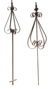 lot 172 image: Decorative Outdoor Rustic Style Metal Stakes